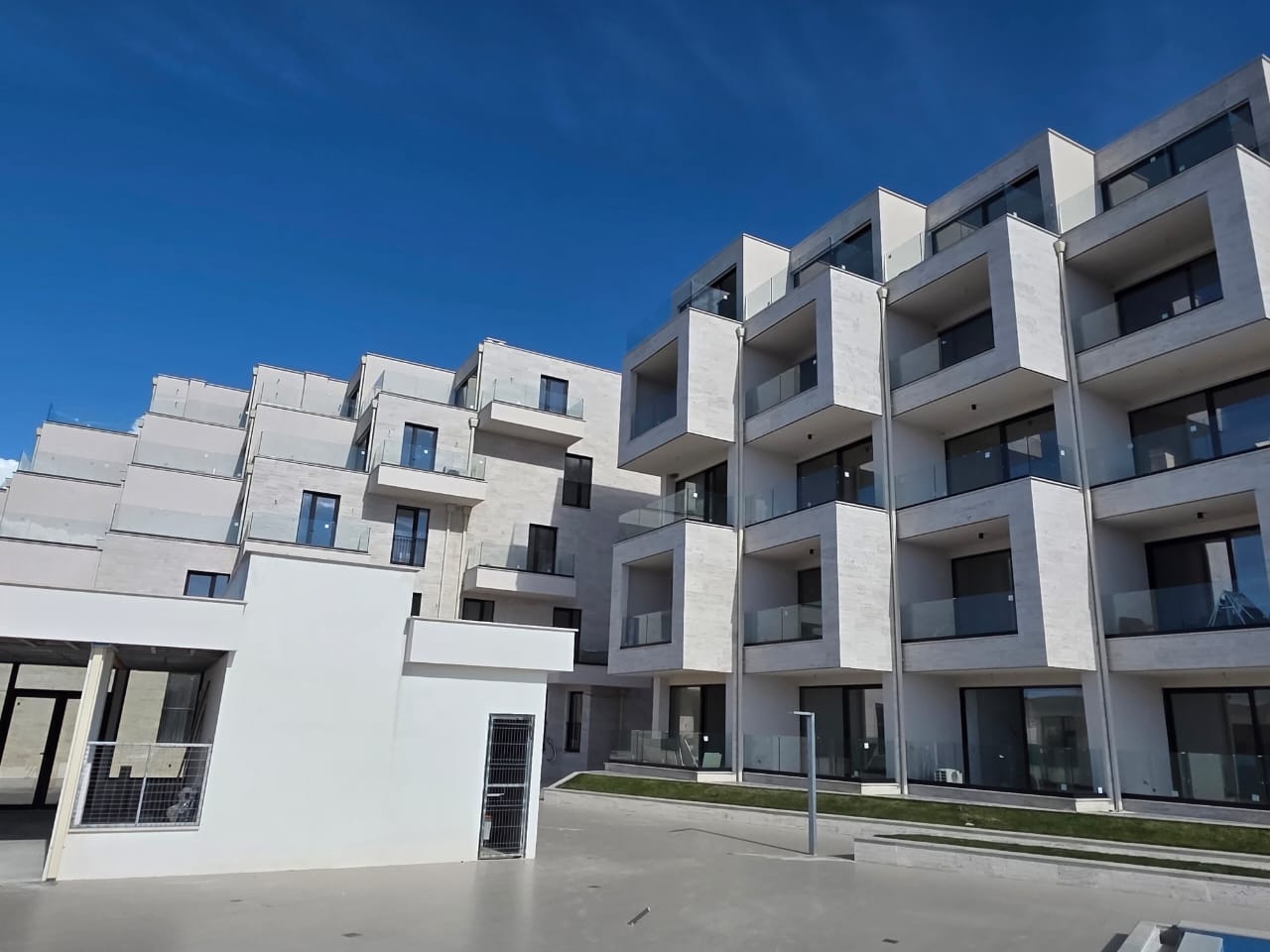 WhatsApp Image 2025-12-14 at 19.44.04