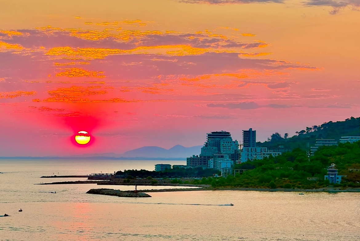 Seafront Apartment -Shengjin